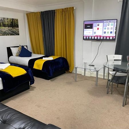 2 Bedrooms Modern Central London Apartment, Full Kitchen, 5 Minutes Tube Station Extérieur photo